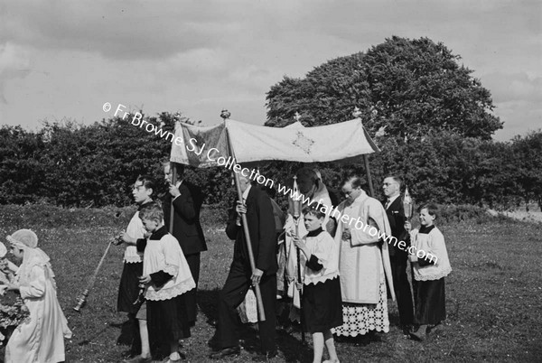 GORTNOOR ABBEY PROCESSION